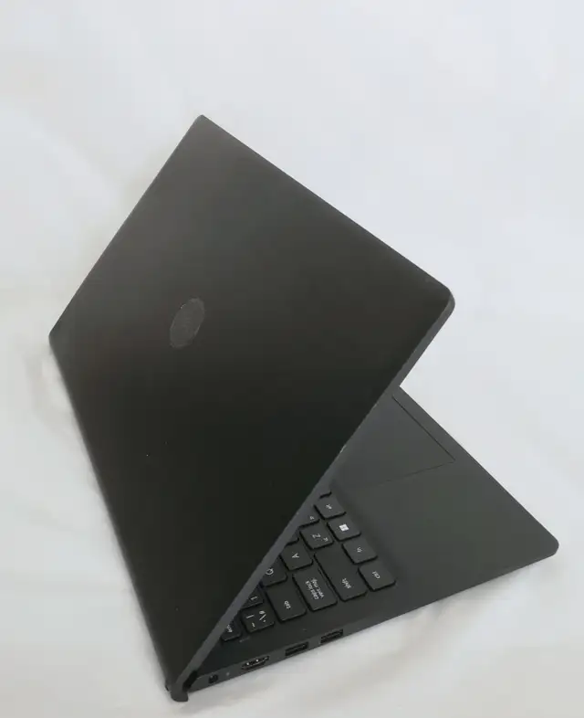 Dell 15' 10th Gen laptop(i5|16G ram|256G SSD| $399) in Laptops - Photo 2
