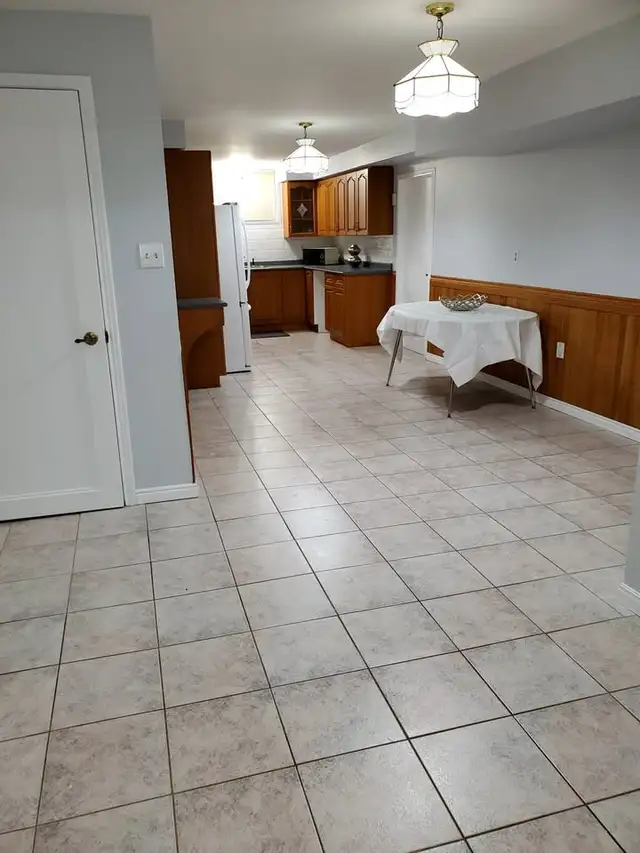 LARGE 2 BEDROOM BASEMENT RENTAL - Photo 2