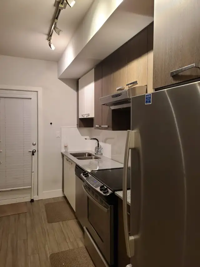 1 bdrm condo for rent (Surrey Fleetwood) $1,800 - Photo 2