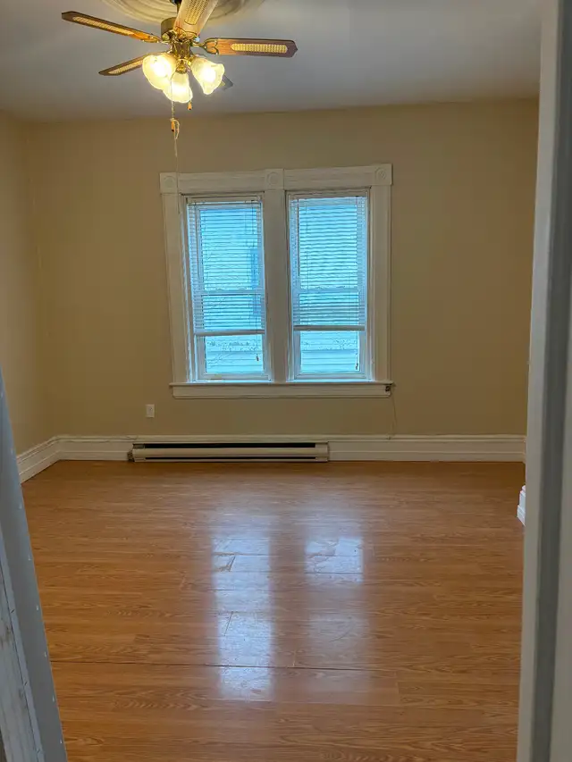 Great location! Large downtown 2 bedroom apt. for rent. - Photo 6