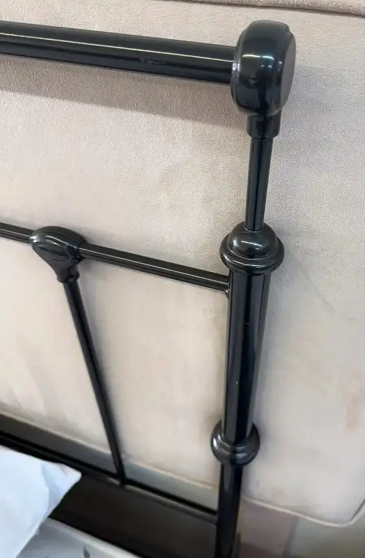 DOUBLE SIZE BED METAL FRAME WITH MATTRESS AND BOX INCLUDED WOW. - Photo 4