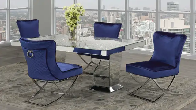Dining table brand new for sale