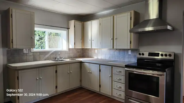 2323 Parkcrest Ave-Top Floor - Photo 5