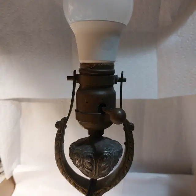 Vintage Bronze Lamp - Photo 3