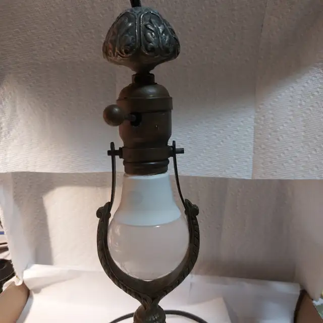 Vintage Bronze Lamp - Photo 7