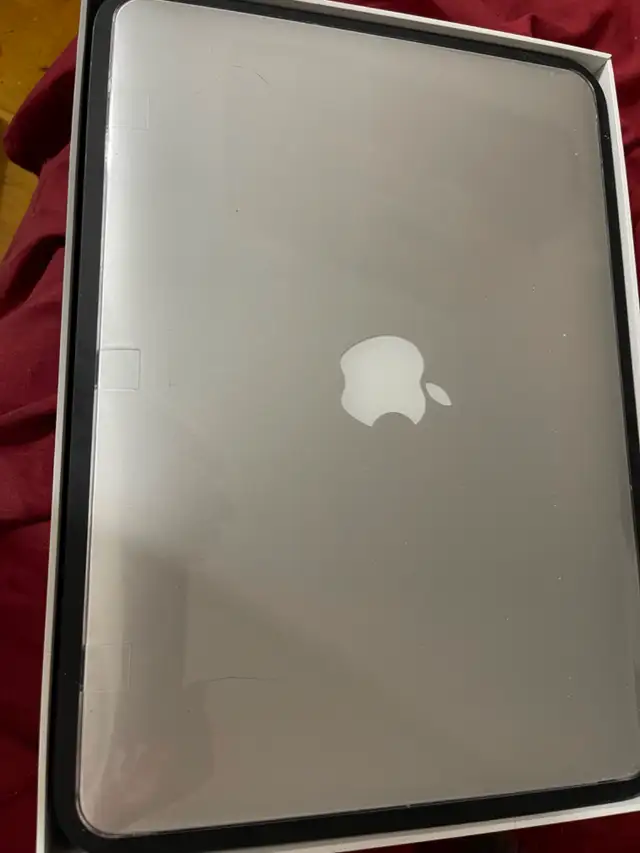 macbook pro 2015 128 SSD and 8 gig of RAM call 438-877-0505
