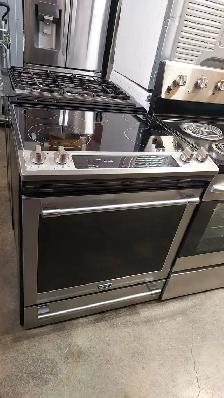 Stove 30' Maytag Slide-In Electric YMES8800FZ Used