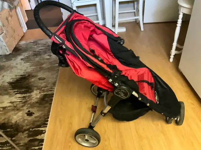 Stroller - Photo 2