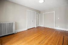 2Bed, 1Bath w/balcony & AC, 750sqft in Trendy Locke St Area - Photo 6