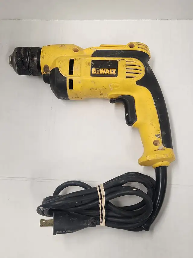DEWALT 3/8-inch VSR Pistol Grip Drill with Keyless Chuck