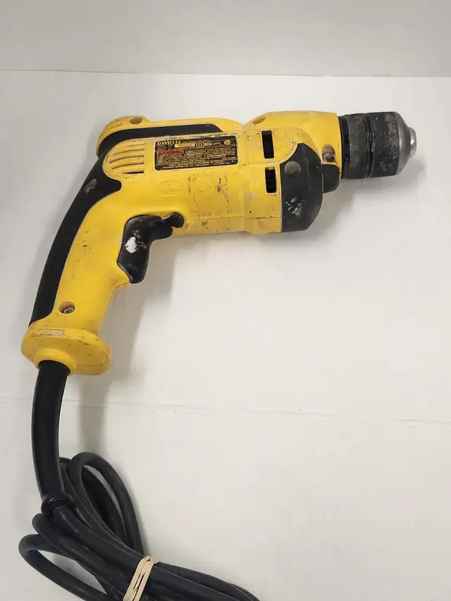 DEWALT 3/8-inch VSR Pistol Grip Drill with Keyless Chuck - Photo 2