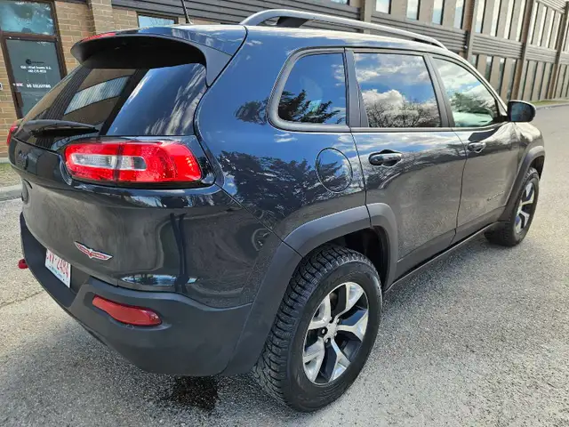 2017 Jeep Cherokee Trailhawk 3.2L V6 4X4 - Photo 3