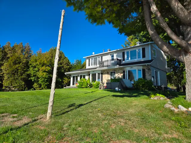 BAINSVILLE, ON - WATERFRONT - HOUSE