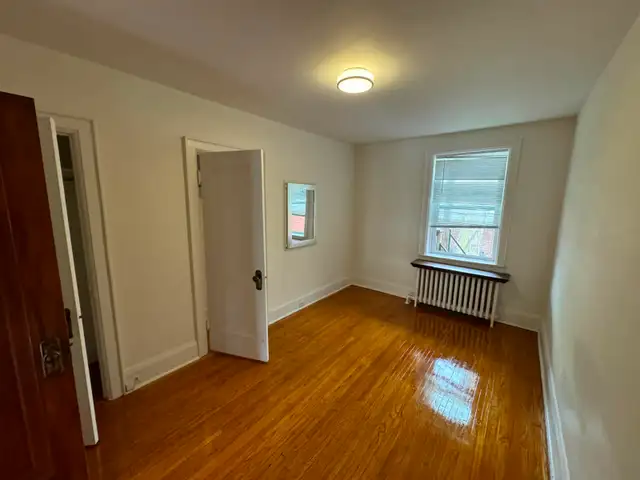 1 bedroom plus Apartment in Bloor West Village - $ 1,795 - Photo 2