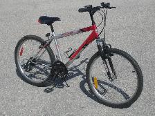MID SIZE 24' SUPERCYCLE XTI-21 SERIES 21 SPD WITH SUSPENSION!