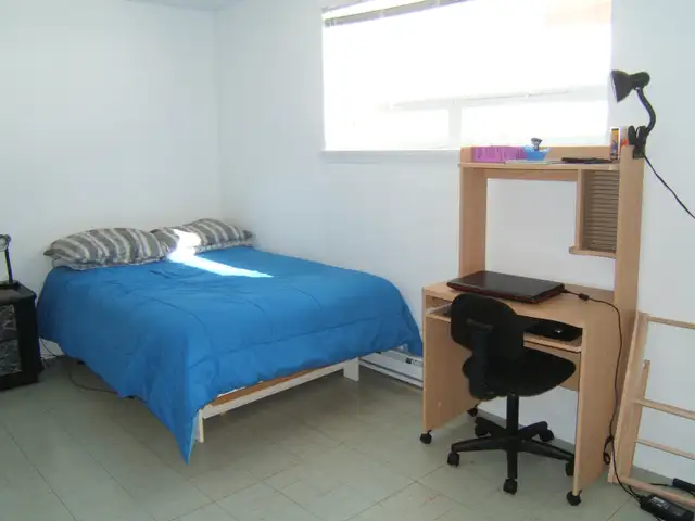 Chambre à pied Univ Laval et centres d'achats 565$/ms, stat incl - Photo 2