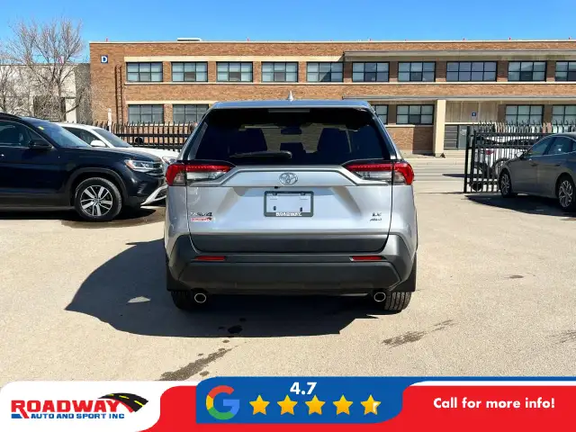2024 Toyota RAV4 LE - Photo 5