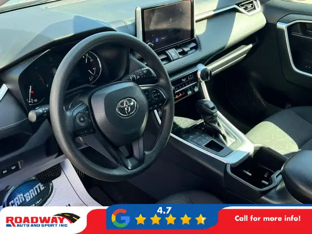 2024 Toyota RAV4 LE - Photo 8
