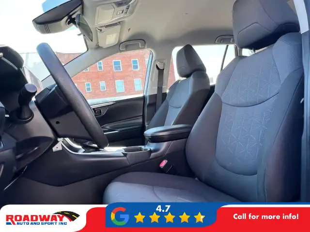 2024 Toyota RAV4 LE - Photo 9