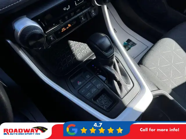 2024 Toyota RAV4 LE - Photo 20