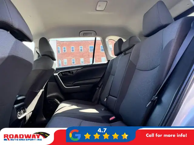 2024 Toyota RAV4 LE - Photo 22