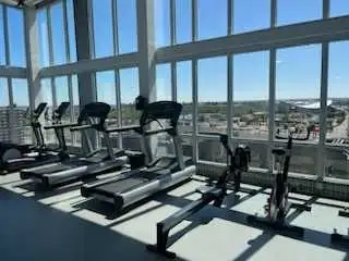 Gorgeous Condo Available Immediately! - Photo 7