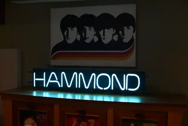 Vintage Neon Hammond Organ Dealer Sign - Photo 5