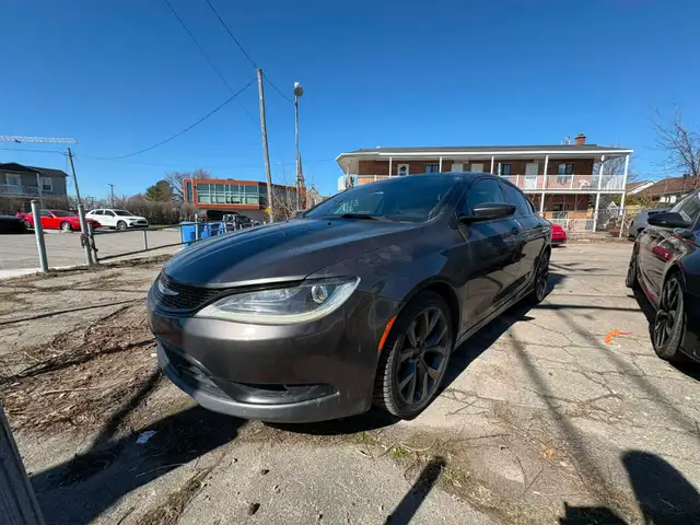 chrysler 200 Aut. 210km A1. $4995. rusty 450-820-0550