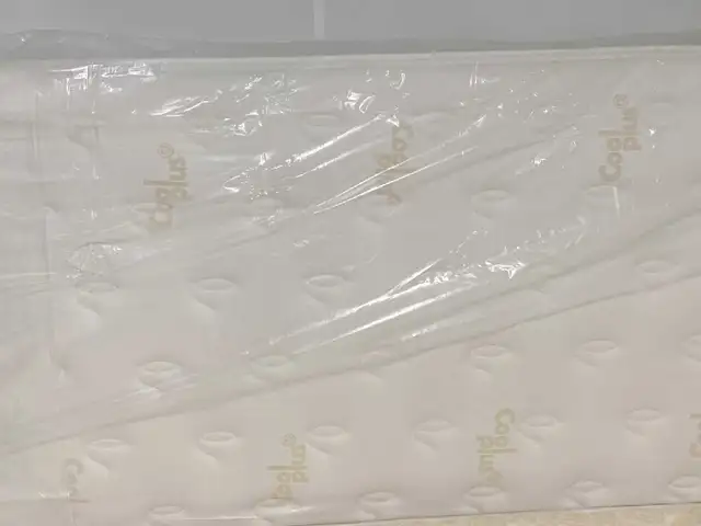 2 Queen Mattress/Box Spring Sets - Photo 2