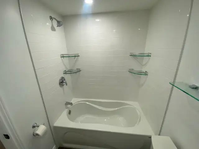 Very nice bachelor unit- Available July 1st 2026! - Photo 5