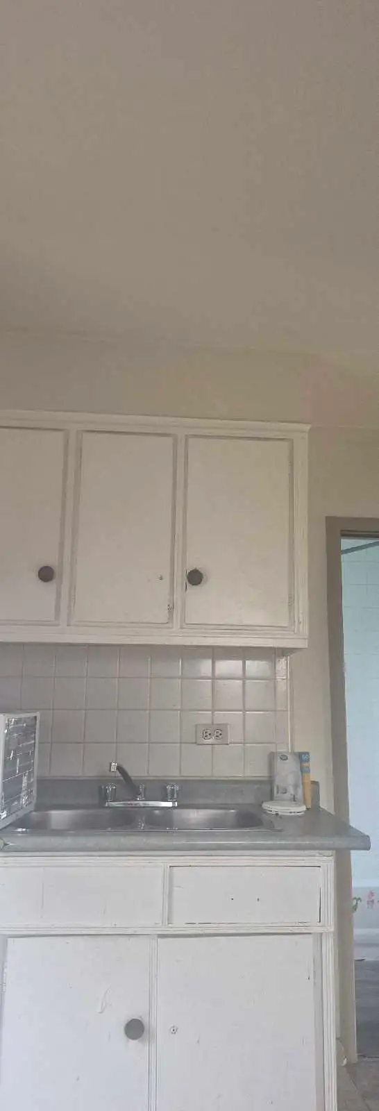1 bedroom upper unit East Windsor Riverside area - Photo 4