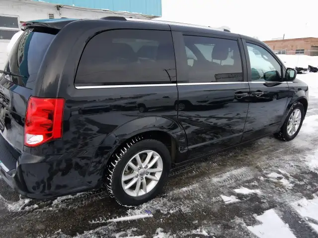 2020 Dodge Grand Caravan Premium Plus - Photo 2