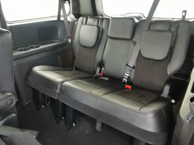 2020 Dodge Grand Caravan Premium Plus - Photo 9