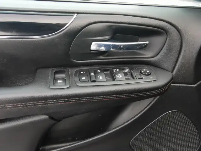2020 Dodge Grand Caravan Premium Plus - Photo 11