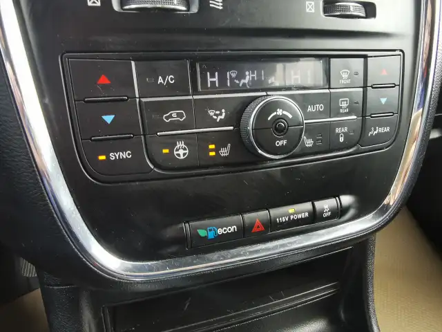 2020 Dodge Grand Caravan Premium Plus - Photo 15