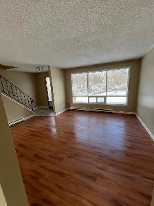 Centrally located  - 2.5 Bdrm Apartment in Stayner