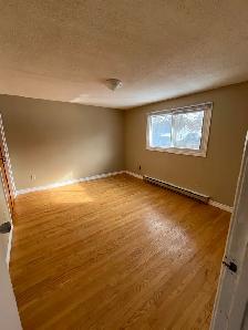 Centrally located  - 2.5 Bdrm Apartment in Stayner - Photo 5