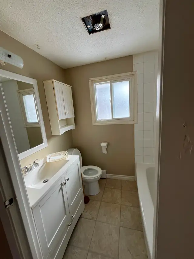 Centrally located  - 2.5 Bdrm Apartment in Stayner - Photo 6