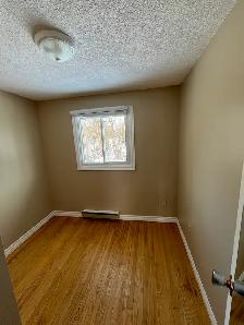 Centrally located  - 2.5 Bdrm Apartment in Stayner - Photo 8