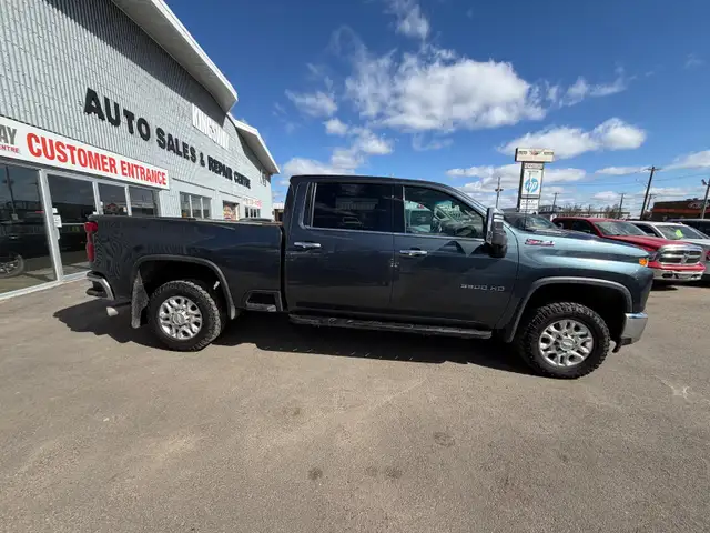 2020 Chevrolet Silverado 3500HD LTZ CREWCAB 4X4 / ACCIDENT FREE - Photo 4