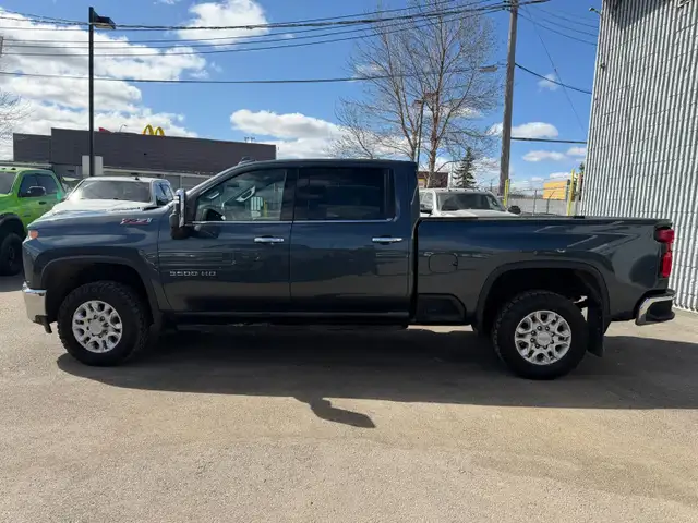 2020 Chevrolet Silverado 3500HD LTZ CREWCAB 4X4 / ACCIDENT FREE - Photo 9