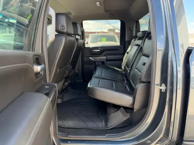 2020 Chevrolet Silverado 3500HD LTZ CREWCAB 4X4 / ACCIDENT FREE - Photo 11