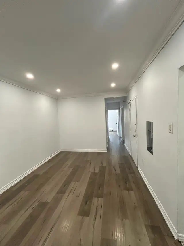 Triplex House for Rent – McCowan & Lawrence (Prime Location) - Photo 6