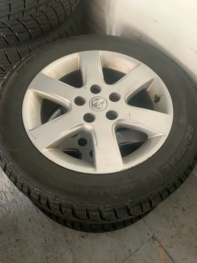 Nissan alloy rims 16"/winter tires/5 X 114.3 bolt pattern - Photo 2