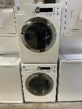 Mini laveuse sécheuse frontales blanches 24'' GE (remis a neuf)