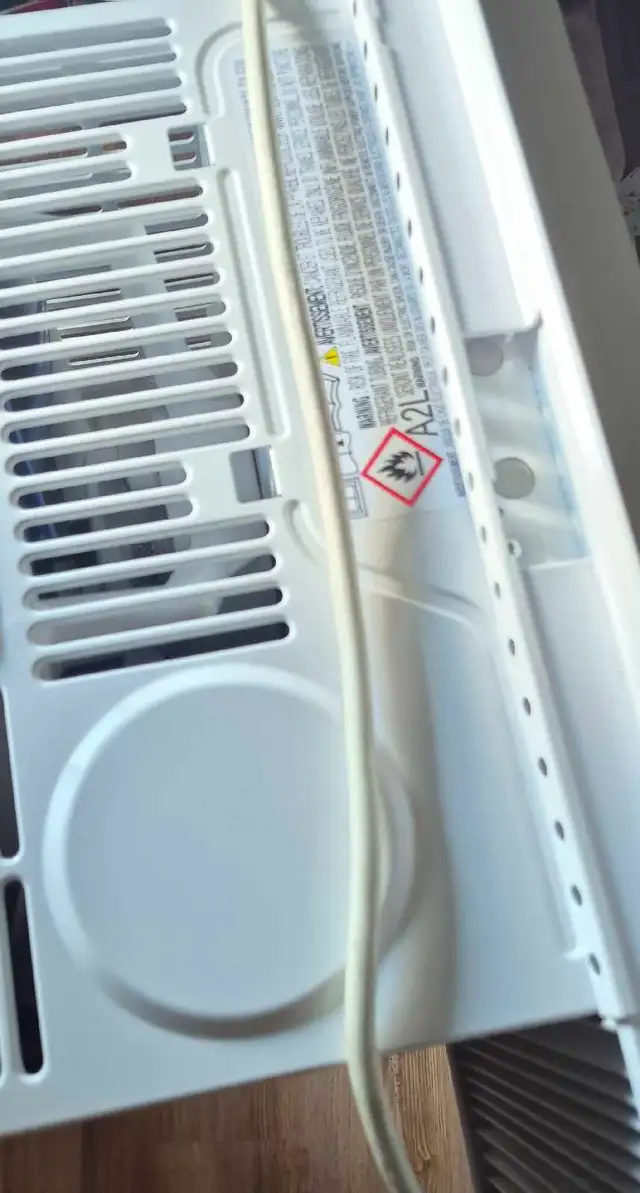 brand new 5000 BTU air conditioner still have box - Photo 2