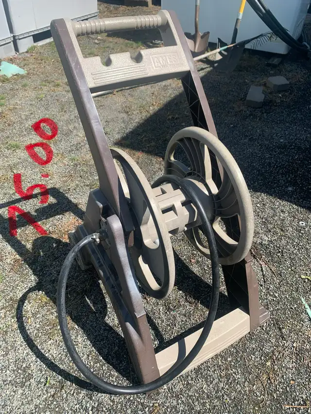 three garden hose reels/ price on pictures - Photo 2