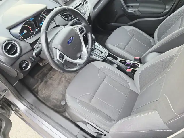 2014 Ford Fiesta Hatchback Navigation Sunroof Bluetooth - Photo 8