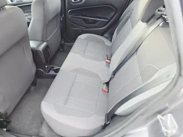 2014 Ford Fiesta Hatchback Navigation Sunroof Bluetooth - Photo 9