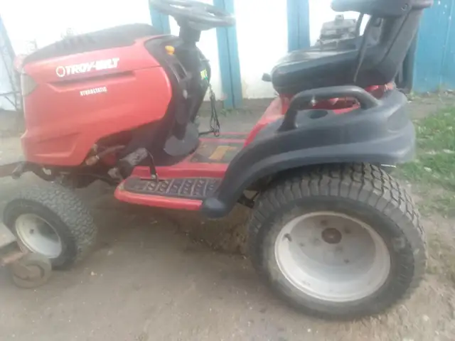 Troy-Bilt 50' lawn mower STRIPPED FOR PARTS!